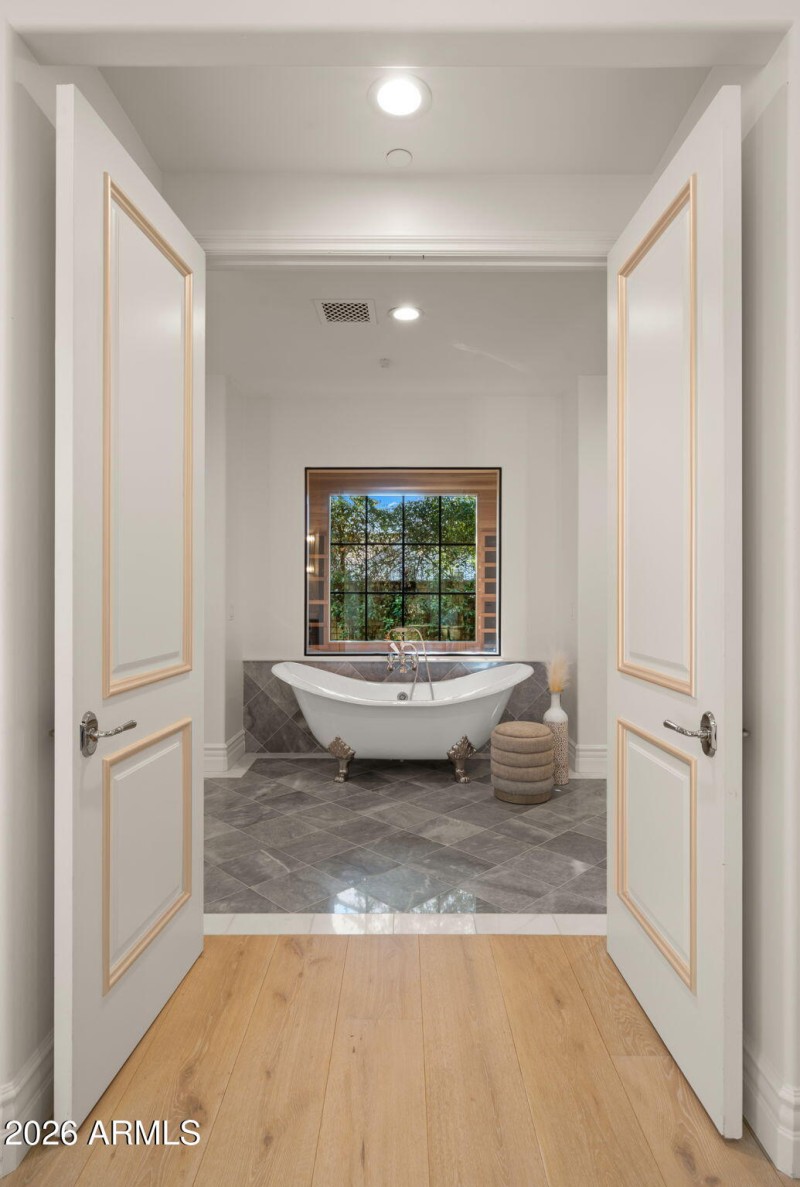 83-web-or-mls-Primary Bedroom3