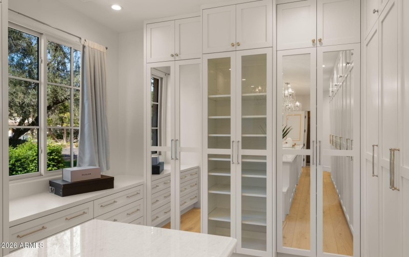 96-web-or-mls-Primary Bedroom16