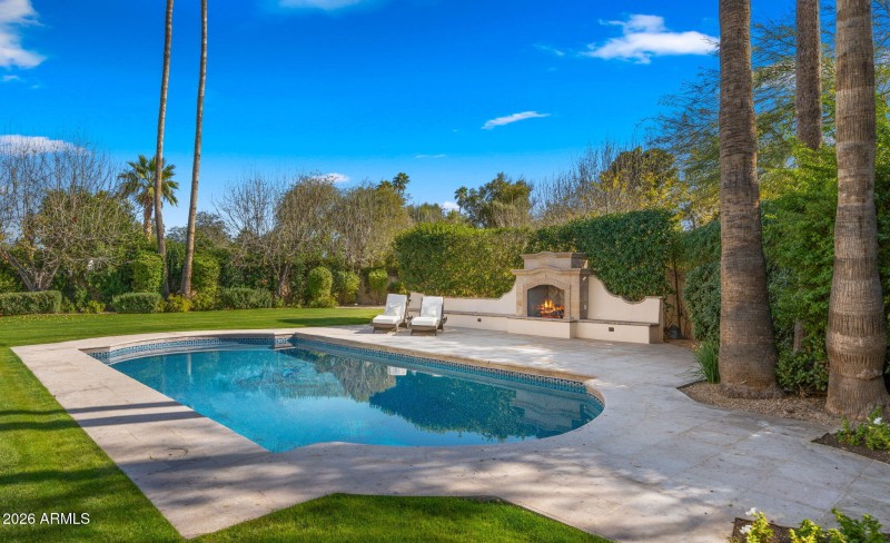 107-web-or-mls-Backyard5