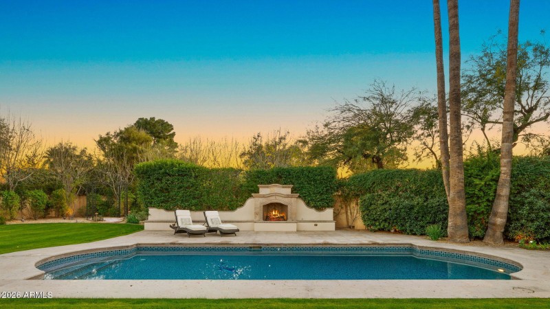 108-web-or-mls-TWILIGHT2