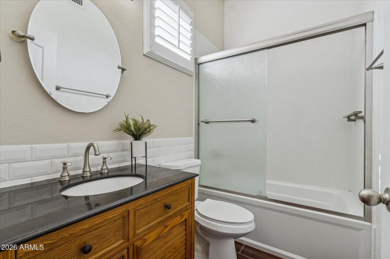 Bedroom 5 Ensuite Bathroom