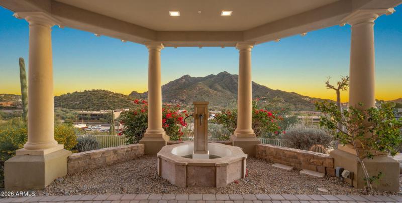 12-web-or-mls-Front yard2