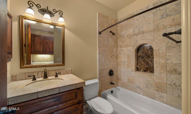 63-web-or-mls-Guest Wing5