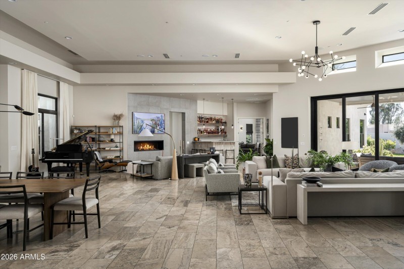 Neutral color tones throughout