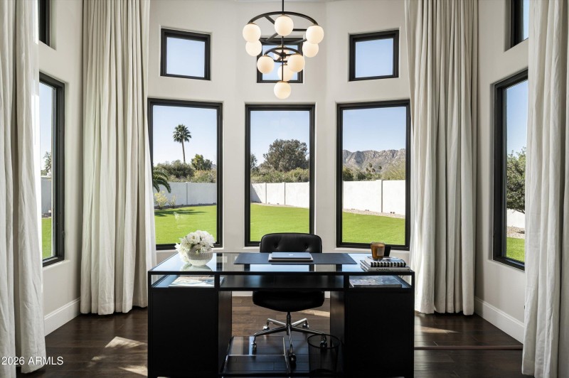 Alcove in primary bedroom