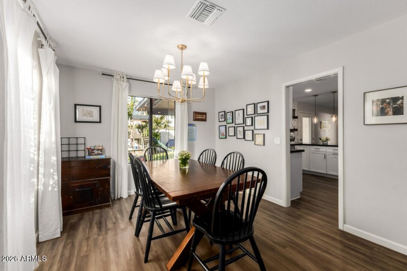 08F83CE1-AAA9-4043-8D95-8BA633E10224_1_1