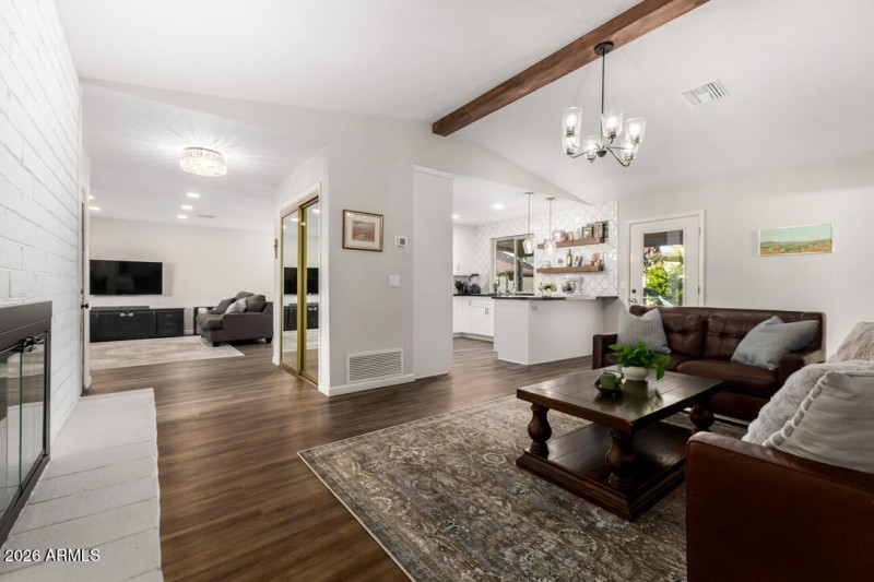 ECEAB3EF-84FC-41E6-8044-3A80863ED5DF_1_1