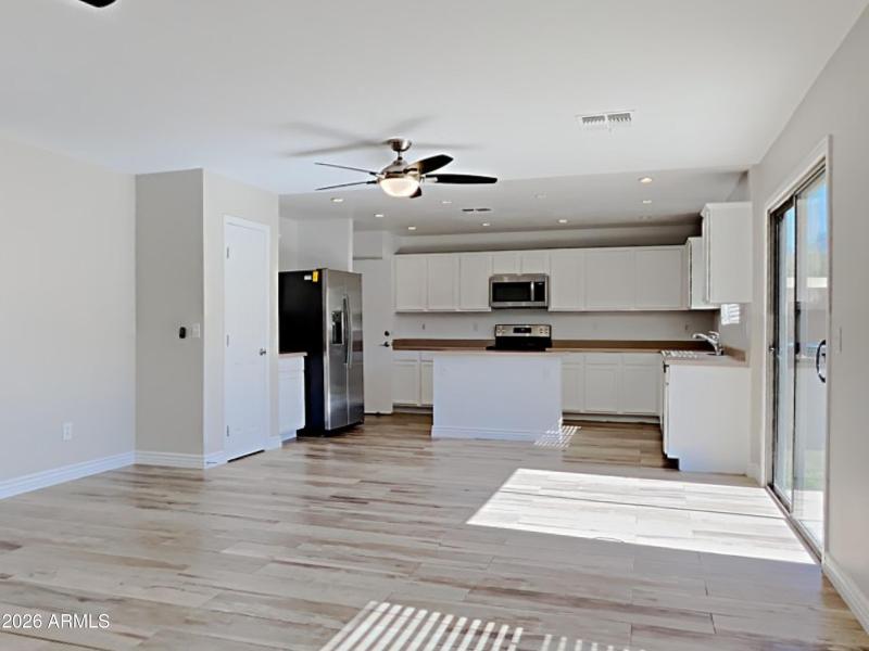 1004118.2155 S Luther_15