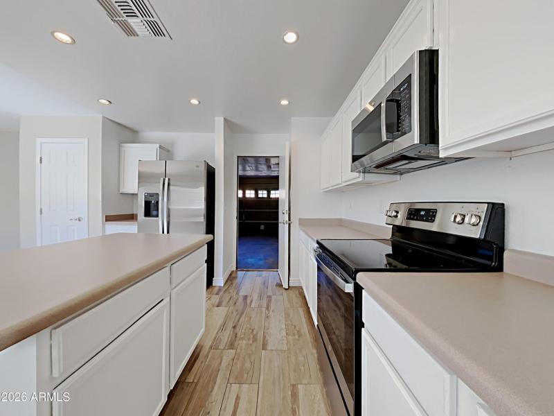 1004118.2155 S Luther_16