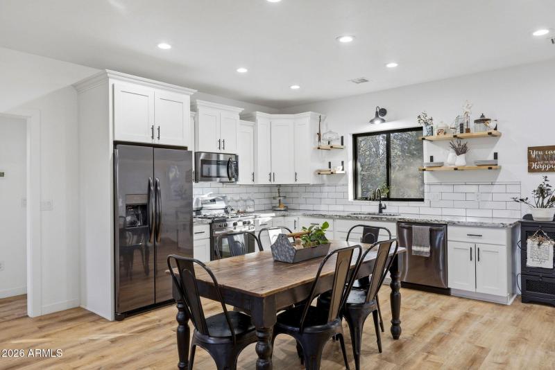 2225RoundaboutWay-HeberOvergaard-AZ-14