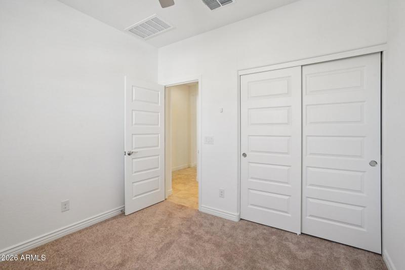 18-web-or-mls-W Vale Dr-S0502-018