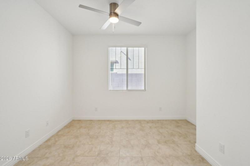 20-web-or-mls-W Vale Dr-S0502-020