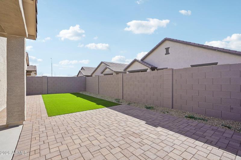 32-web-or-mls-W Vale Dr-S0502-032