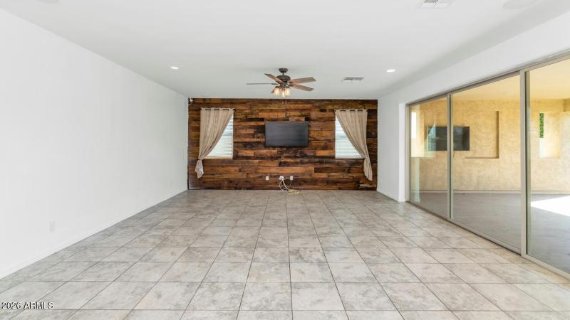 9645 E Theia Dr-large-010-013-TOD6225-15