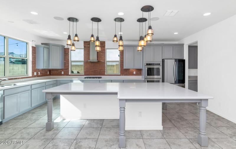 9645 E Theia Dr-large-011-039-TOD6226-15