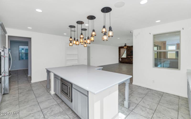 9645 E Theia Dr-large-013-036-TOD6228-15