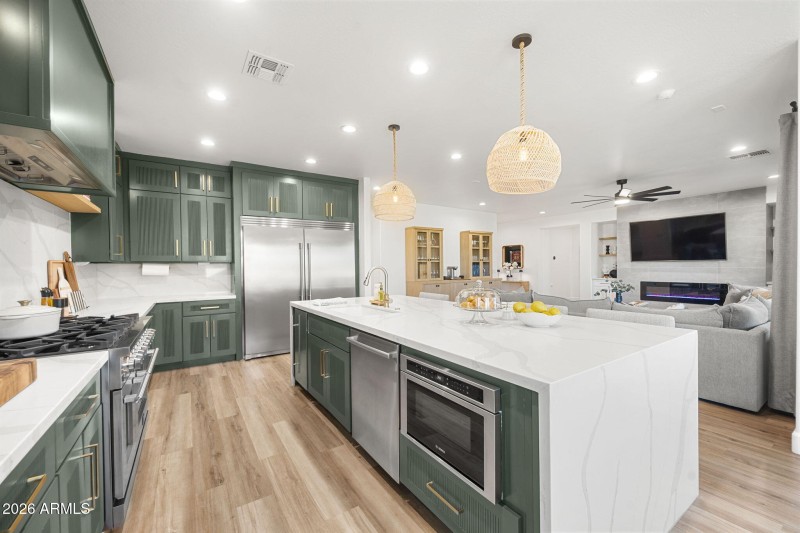 15-web-or-mls-14-w-blue-ridge-way