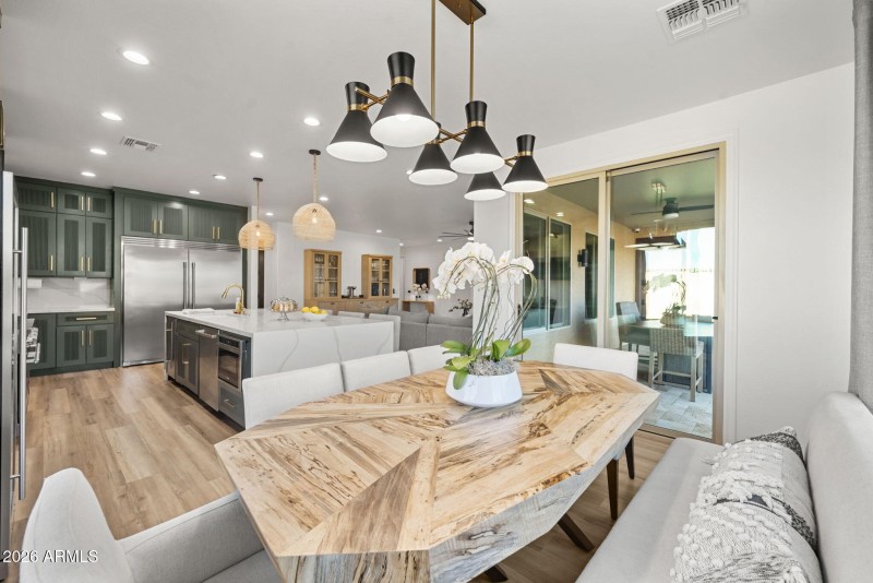 21-web-or-mls-14-w-blue-ridge-way