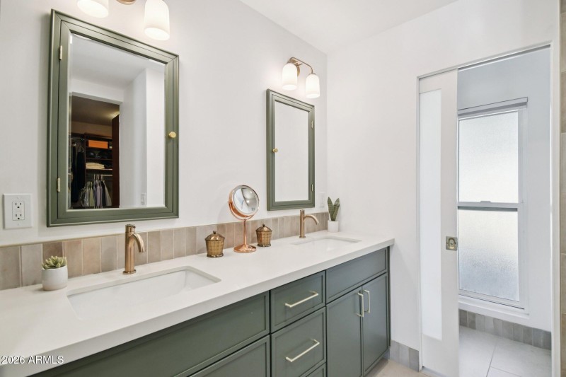 28-web-or-mls-E Estero Ln-S0502-028