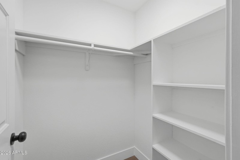 Guest Bedroom 2 Closet