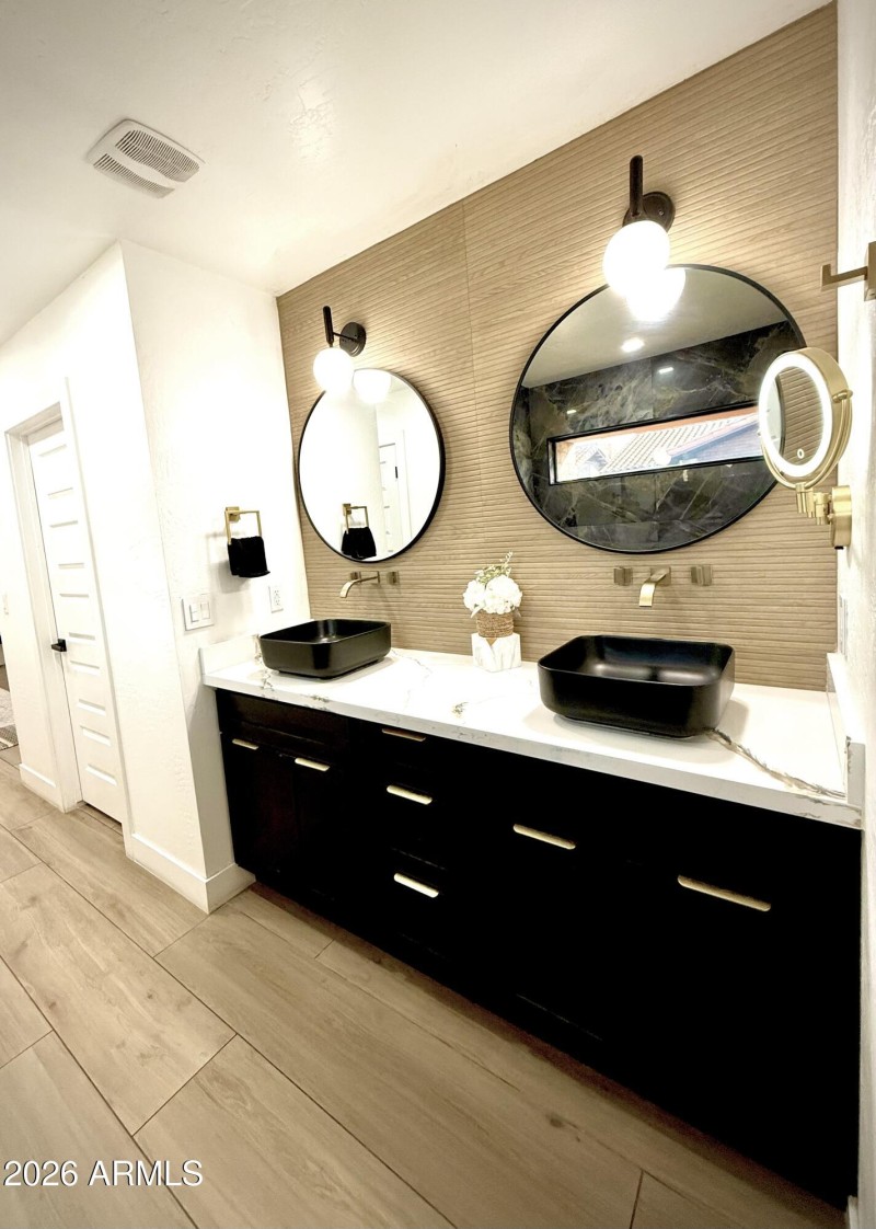 05447AA1-E021-44DF-9D75-88AE44401903