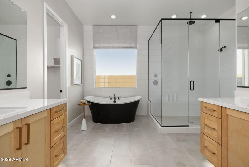 PHX_Sultana_PMA55_Juniper_PRIMARY_SUITE_