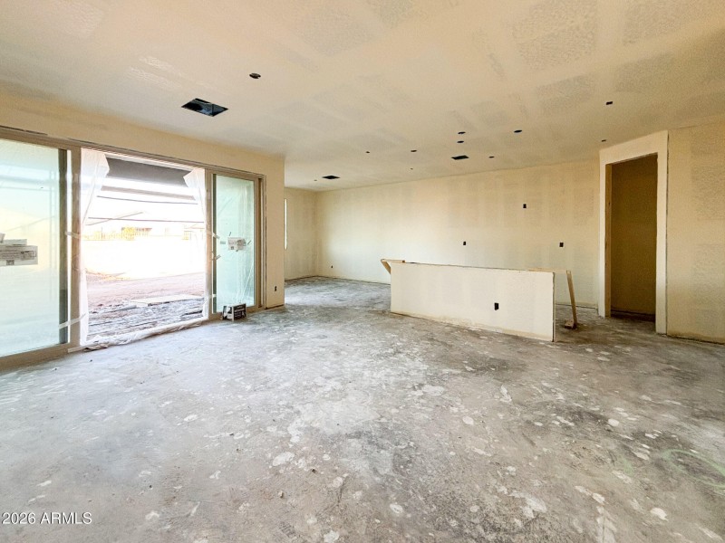 006 Great Room & Kitchen