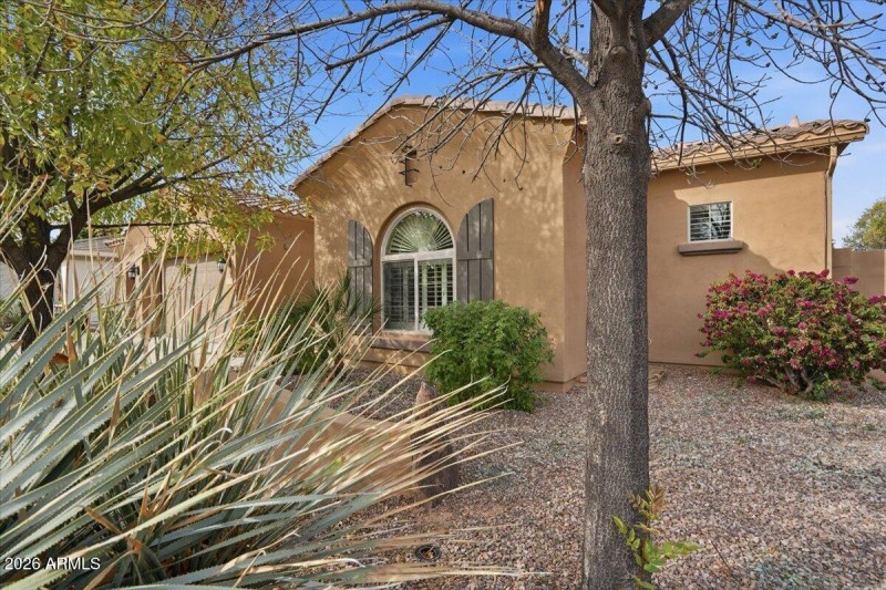 04-3370 E Cherrywood Pl_RedHogMedia