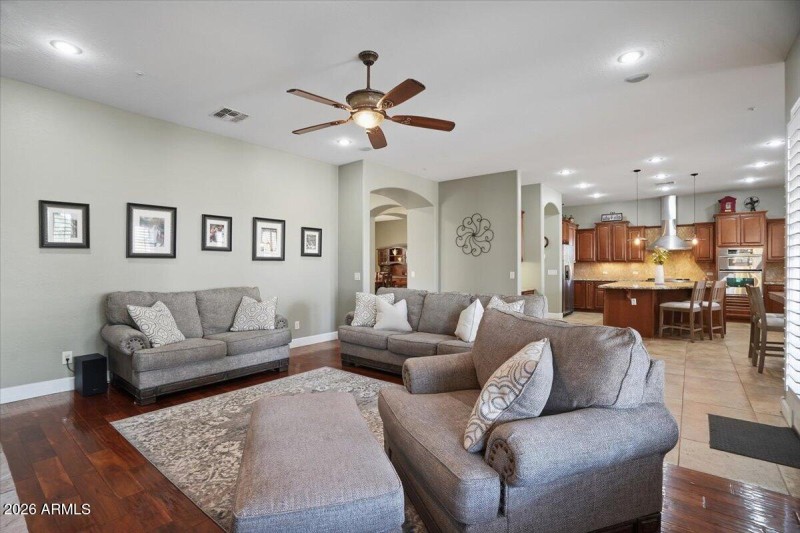 20-3370 E Cherrywood Pl_RedHogMedia