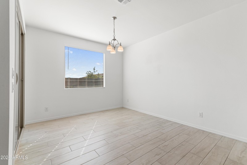 18_13411 w rowel rd-18