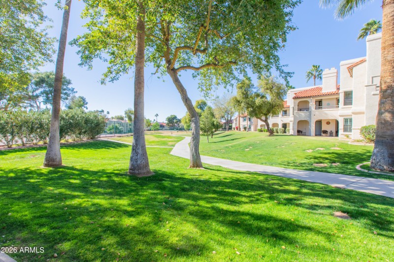 Community Greenbelt & Amenities