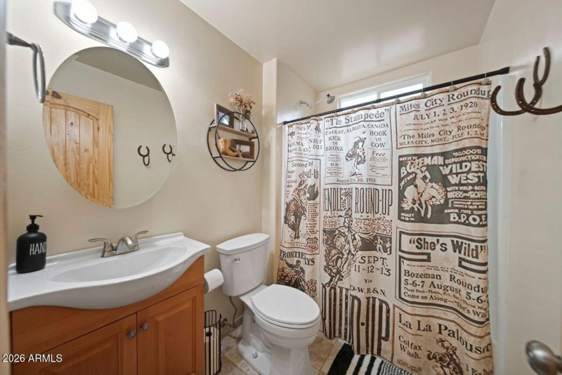 rincon guest bathroom