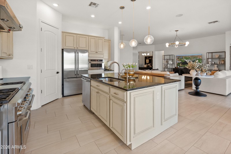 6114 E Bramble Berry Ln-34