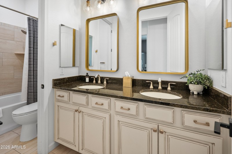 6114 E Bramble Berry Ln-51