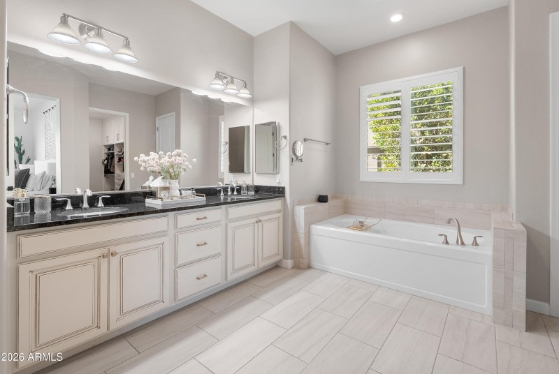 6114 E Bramble Berry Ln-61