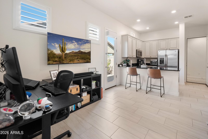 6114 E Bramble Berry Ln-72