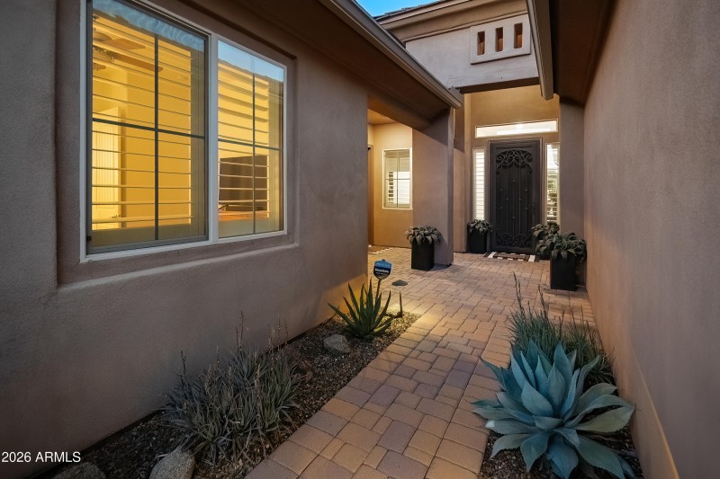 6114 E Bramble Berry Ln-85