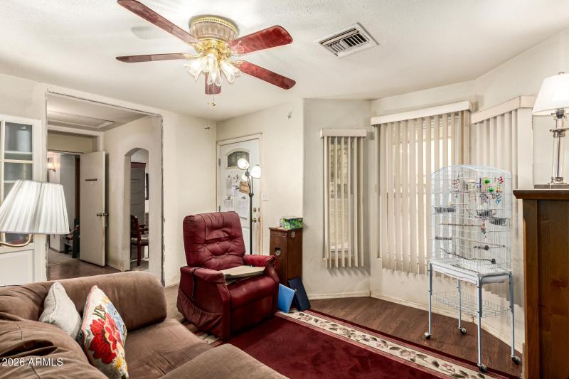 Family Room in Guest Quarters