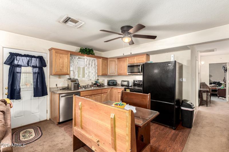 Kitchen & Dining Area in Guest Quarters