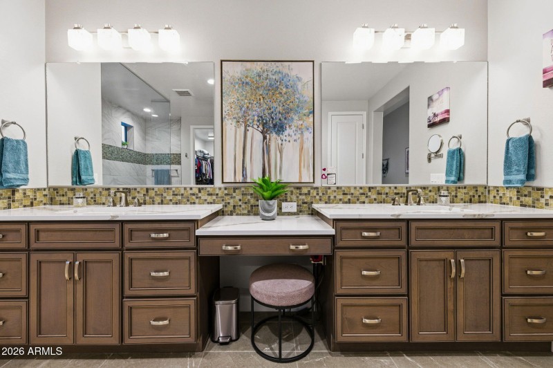 24-web-or-mls-4387 W Ruby Drive-22