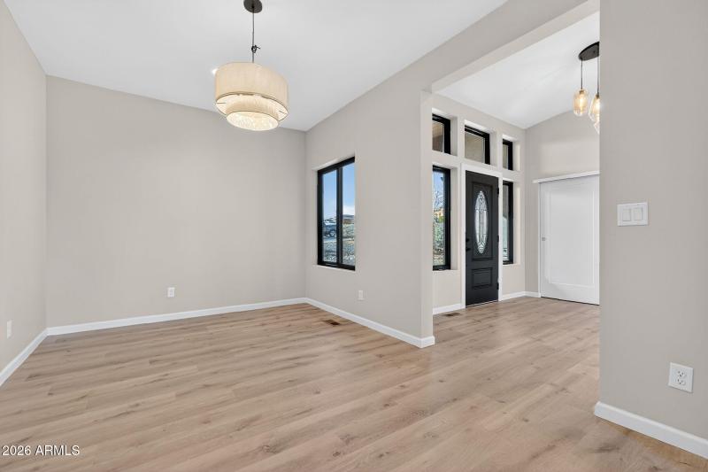 4-web-or-mls-2108-lakewood-dr