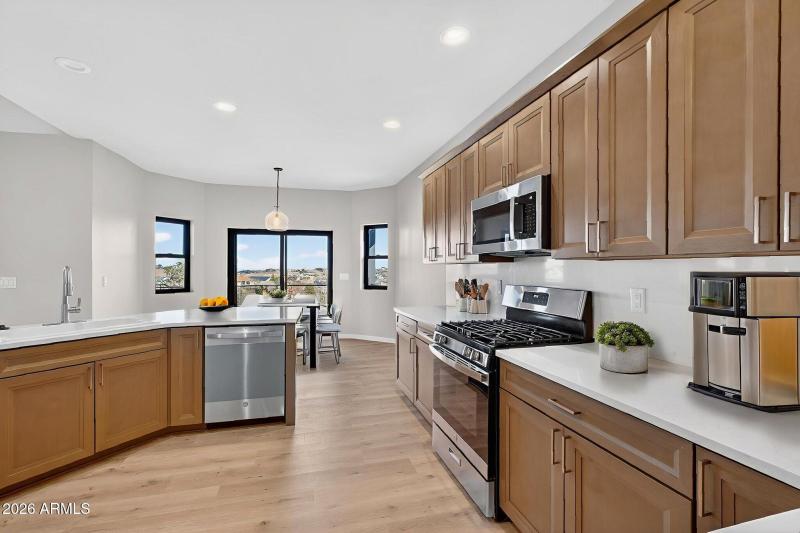 26-web-or-mls-2108-lakewood-dr