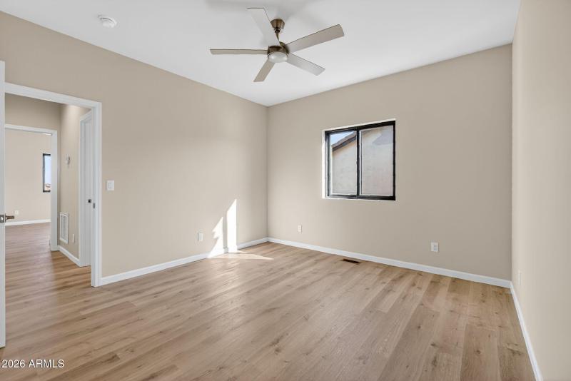 32-web-or-mls-2108-lakewood-dr