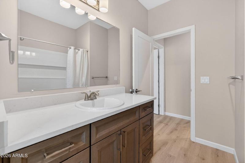 35-web-or-mls-2108-lakewood-dr