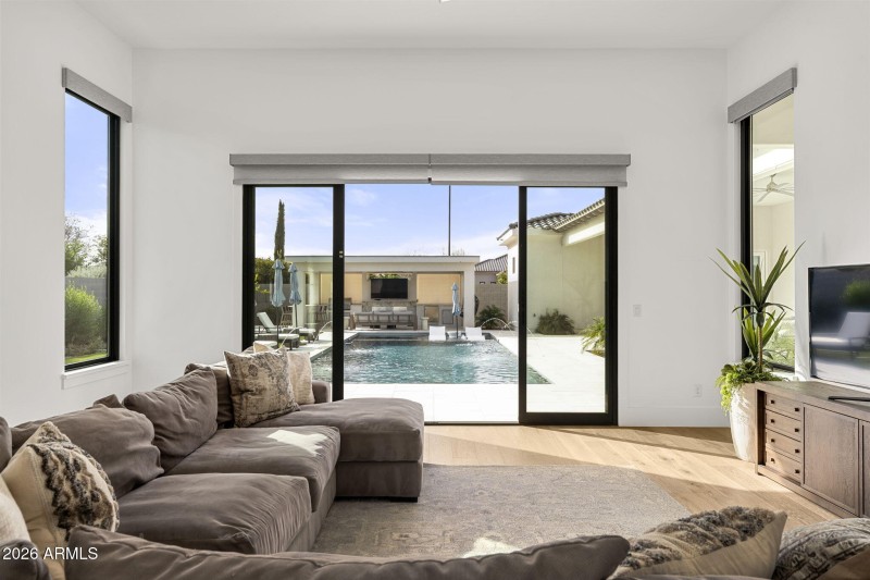 39-web-or-mls-4305-e-virgo-pl