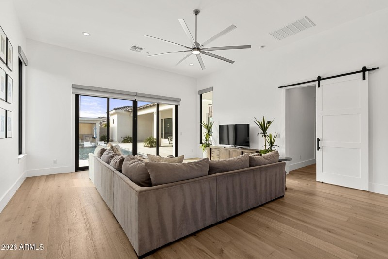 40-web-or-mls-4305-e-virgo-pl