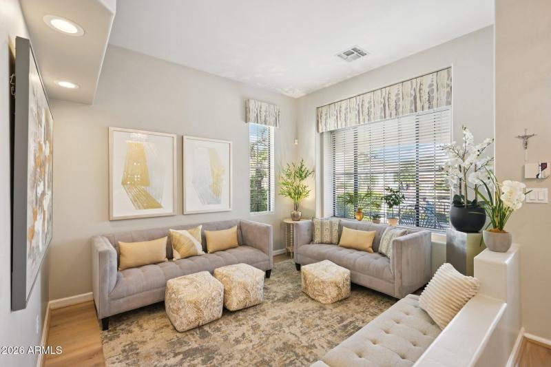 8-web-or-mls-N 56th Ave-S0502-008