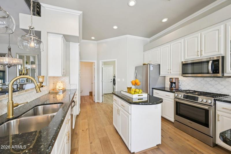 20-web-or-mls-N 56th Ave-S0502-020