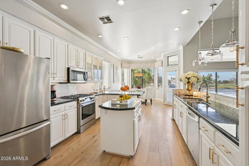 21-web-or-mls-N 56th Ave-S0502-021