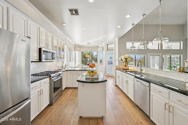 22-web-or-mls-N 56th Ave-S0502-022